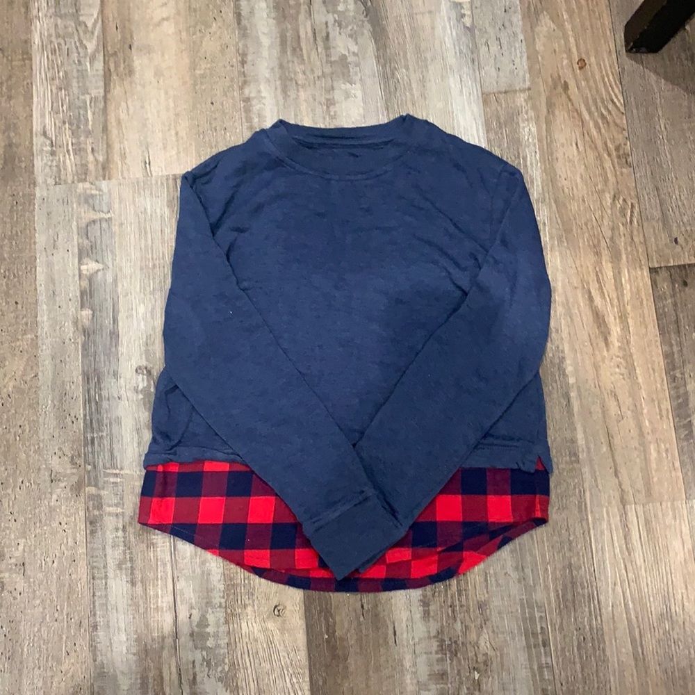 Cute Navy and plaid long sleeve vineyard vines shirt never worn